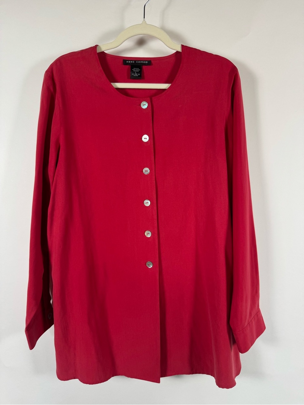 Anne Carson 100% Silk Red Shell Button-Front Women's Top Quiet Luxury Minimalist